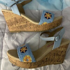 Jellypop memory foam Embroidered Blue Wedge Sandals
